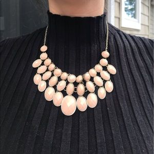Light peach statement necklace